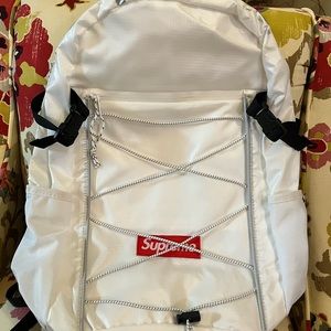 Fw17 supreme white backpack